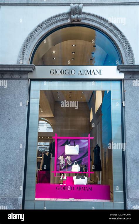 armani montenapoleone|giorgio armani.